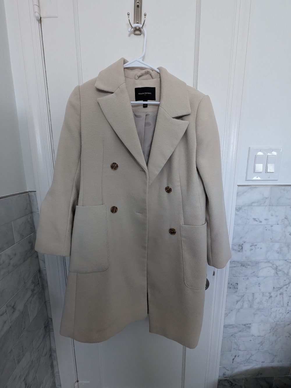 Banana Republic Women's Double Breasted Ivory Coat